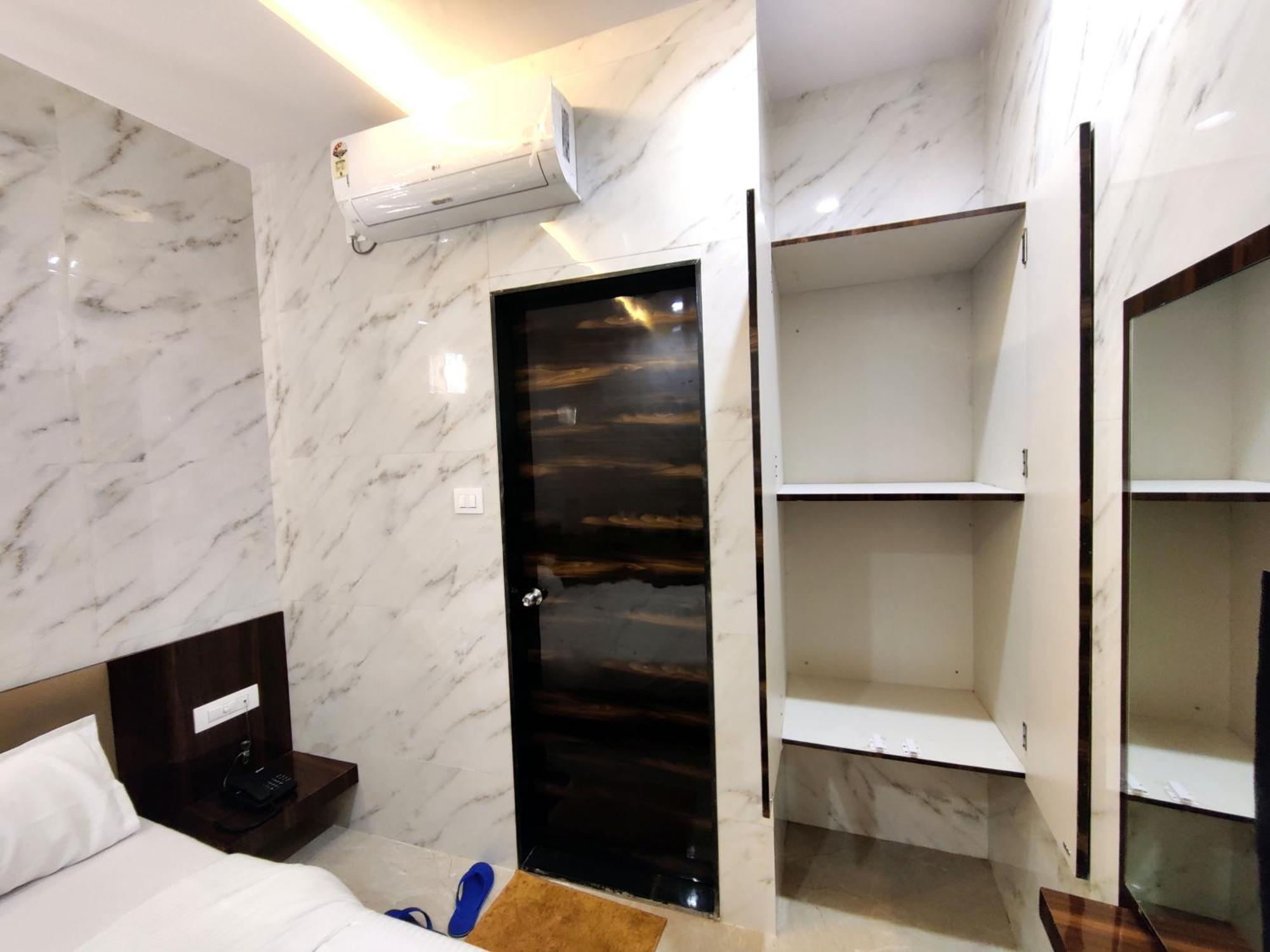 Hotel Comfy Inn مومباي المظهر الخارجي الصورة