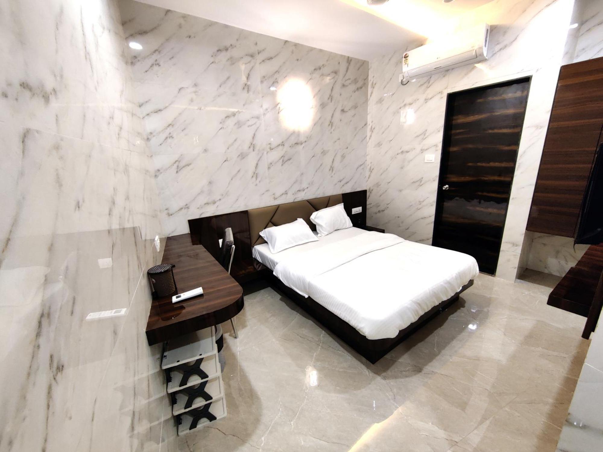 Hotel Comfy Inn مومباي المظهر الخارجي الصورة