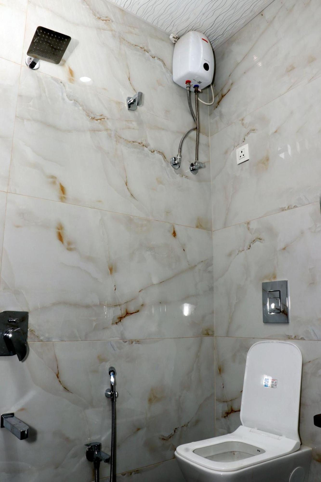Hotel Comfy Inn مومباي المظهر الخارجي الصورة