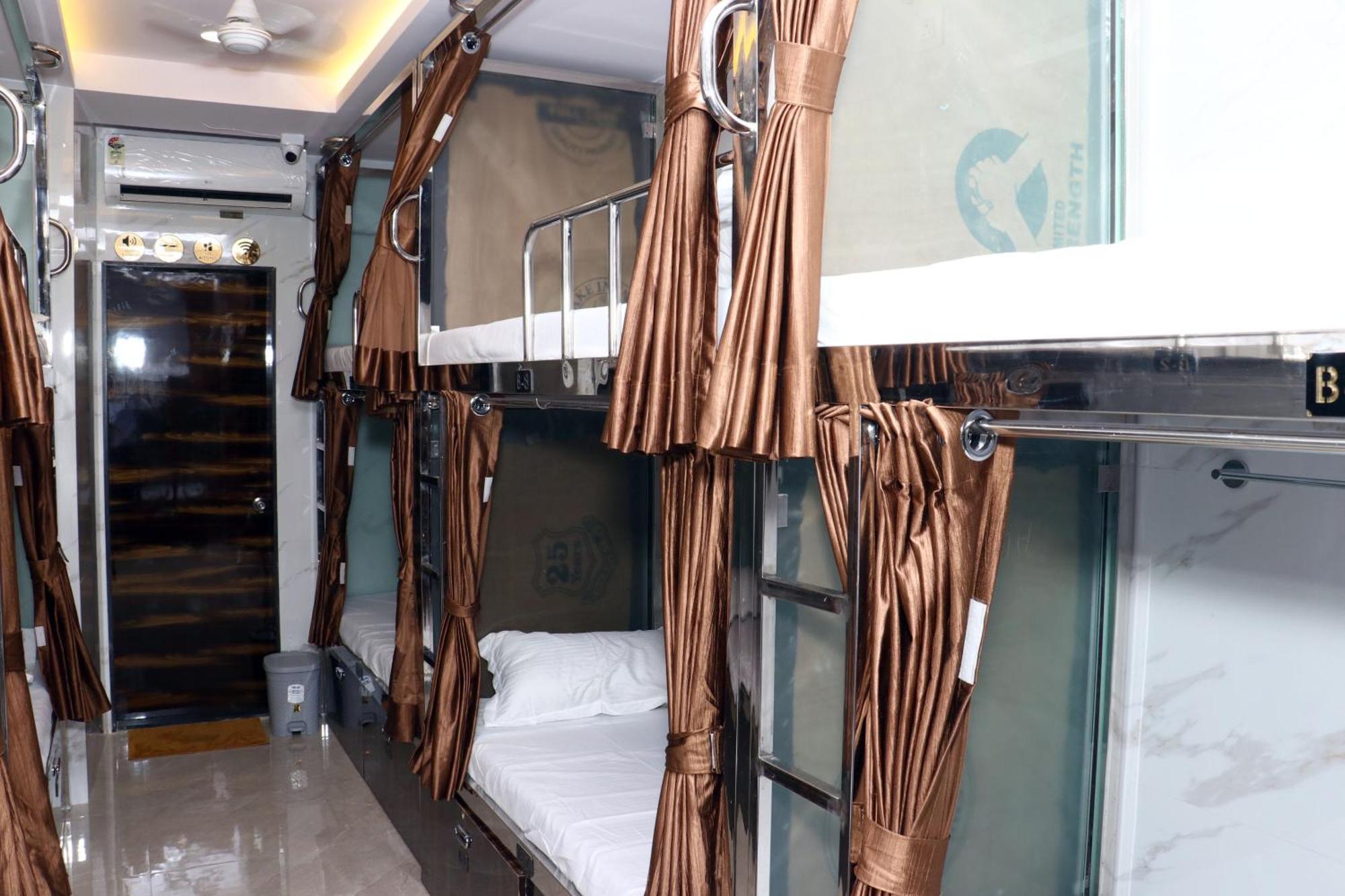Hotel Comfy Inn مومباي المظهر الخارجي الصورة